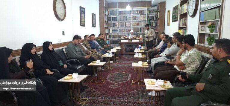 دیدار فرمانده سپاه ناحیه روانسر با امام جمعه شهرستان با محوریت تبیین فرهنگ دفاع مقدس