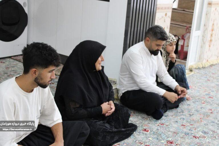 تقدیر فرمانده سپاه روانسر از مادر ایثارگر و پشتیبان رزمندگان شهرستان